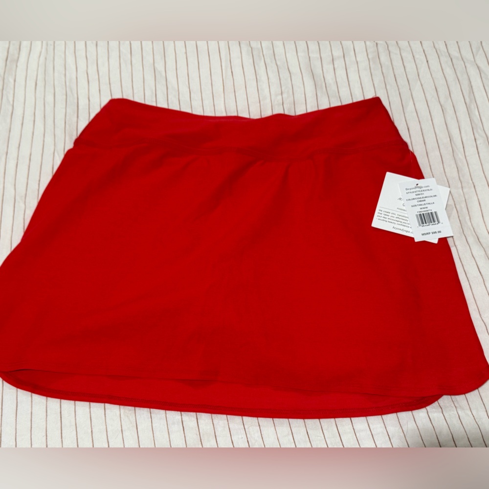 Ultra soft, Beyond Yoga, tennis skirt with shorts - Picture 5 of 7